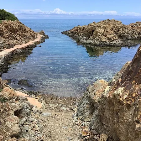Magique Creek, Piscine Naturelle Dans Les Rochers *