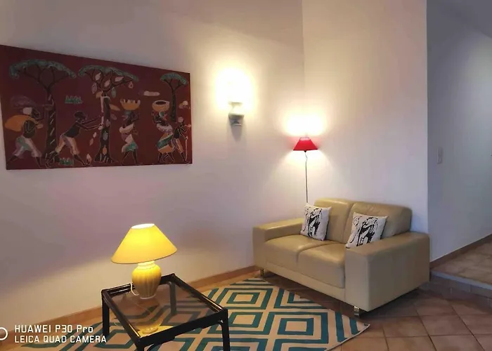 Magique Creek, Piscine Naturelle Dans Les Rochers Zonza