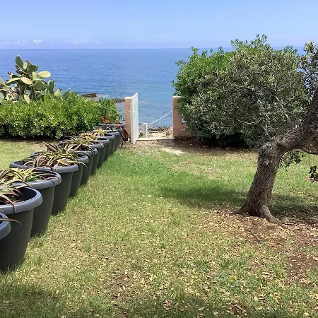 Magique Creek, Piscine Naturelle Dans Les Rochers Zonza